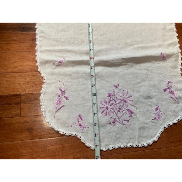 Vintage Embroidered Floral Table Runner with Crocheted Trim 17x41 - Picture 7 of 9
